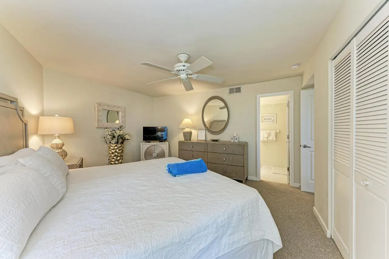 Apartment Sea Grape 5- Beachfront
