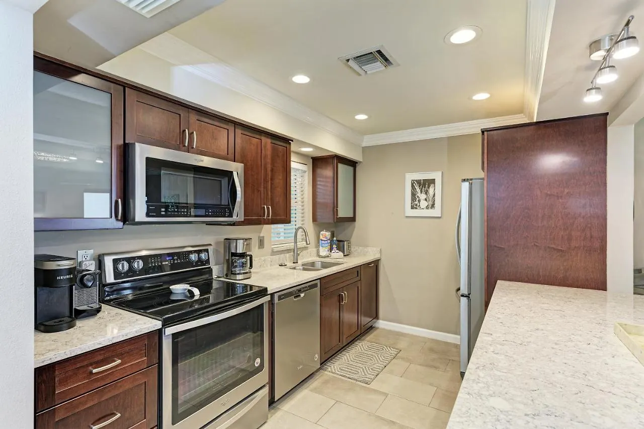 Apartment Sea Grape 5- Beachfront *