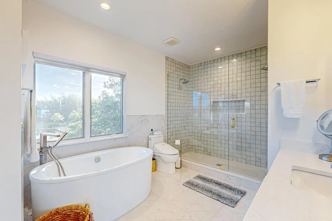 To Bay View Holiday home *