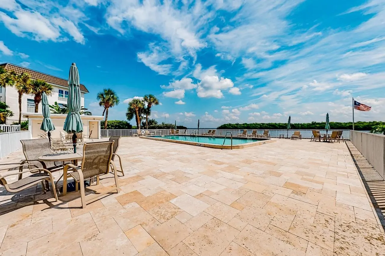 Another Day In Paradise Apartment