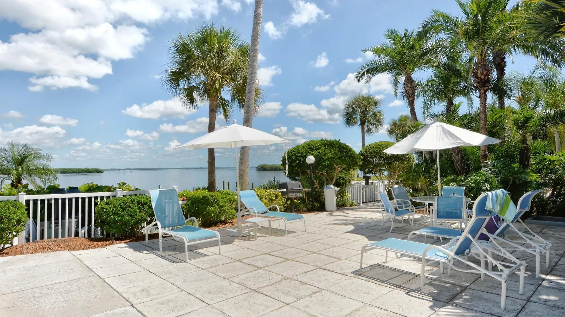 Paradise #111 On Longboat *