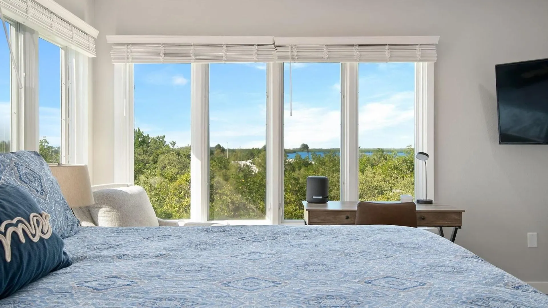 Holiday home The Tree House! Beautiful Townhome In With Great Amenities Surrounded By Nature!