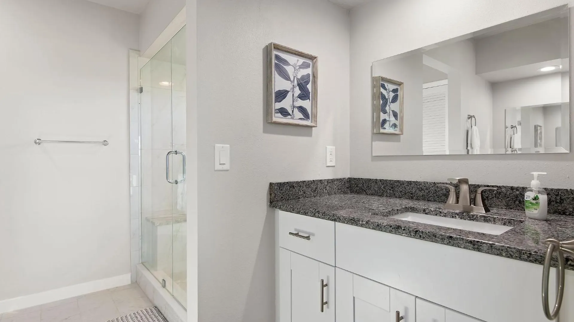 Holiday home The Tree House! Beautiful Townhome In With Great Amenities Surrounded By Nature! Longboat Key