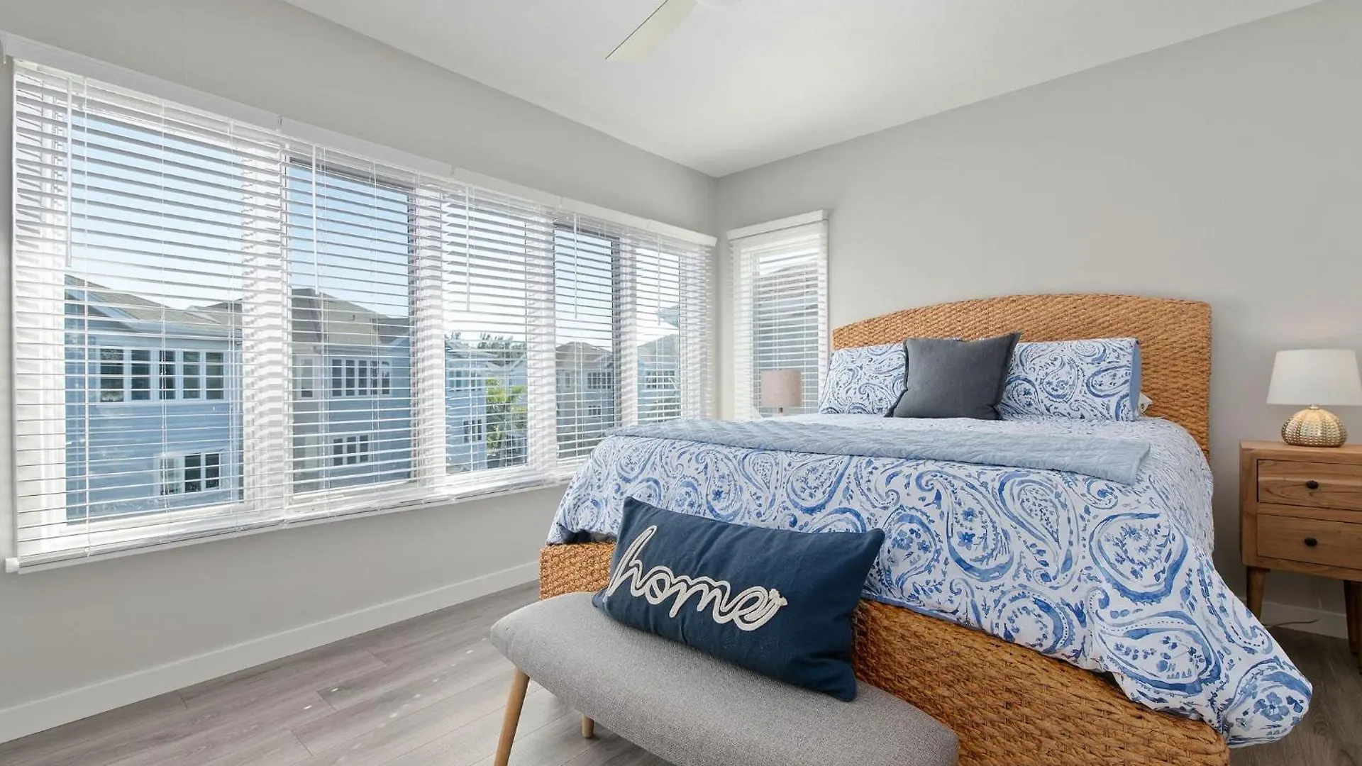 Holiday home The Tree House! Beautiful Townhome In With Great Amenities Surrounded By Nature! *