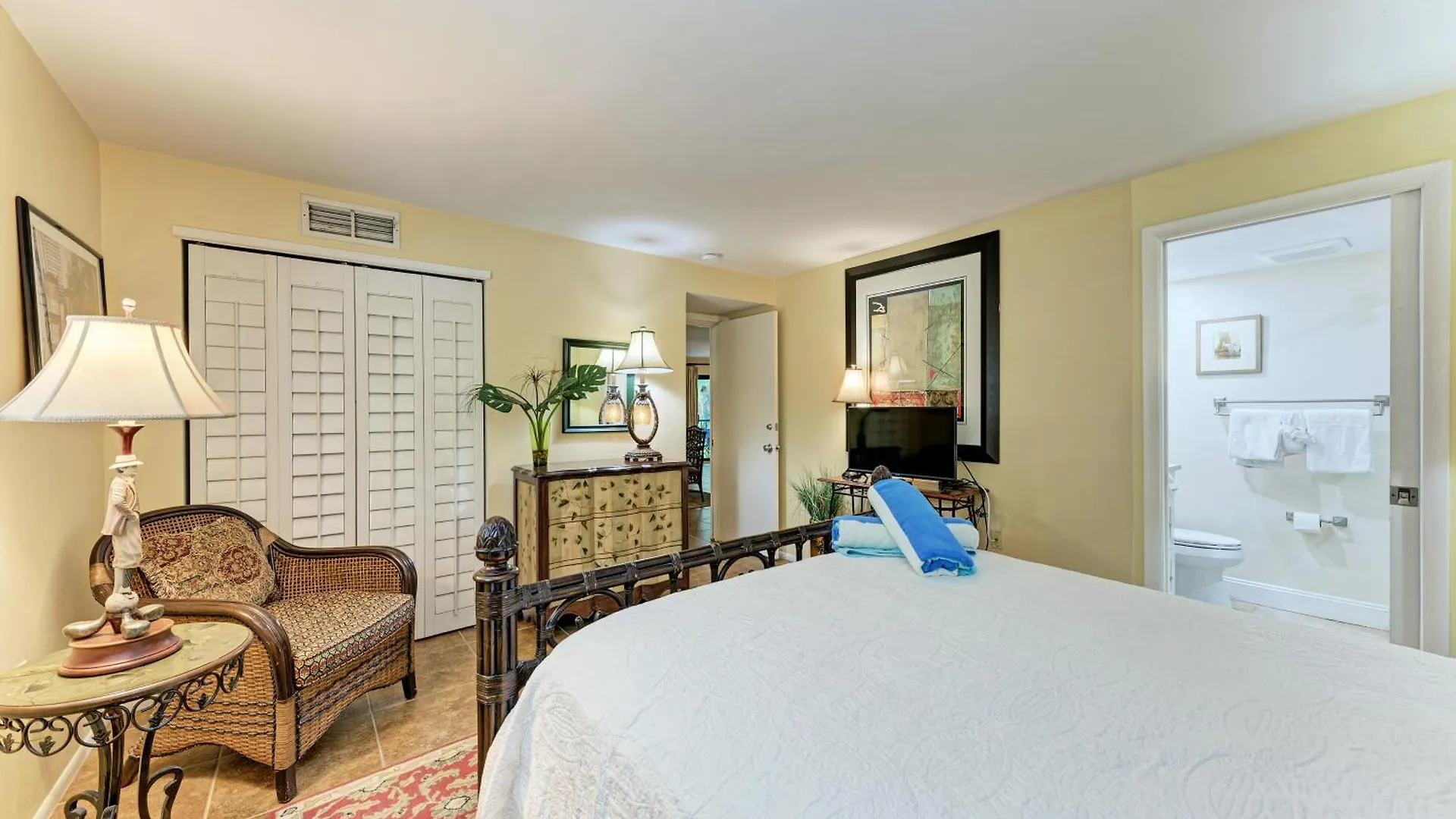 Sea Grape 4- Beachfront Longboat Key