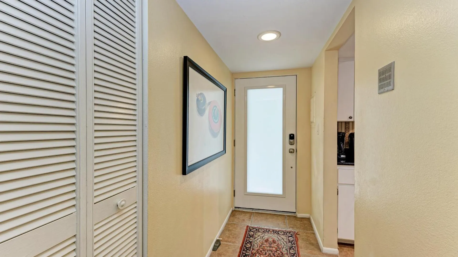 Sea Grape 4- Beachfront Apartment *