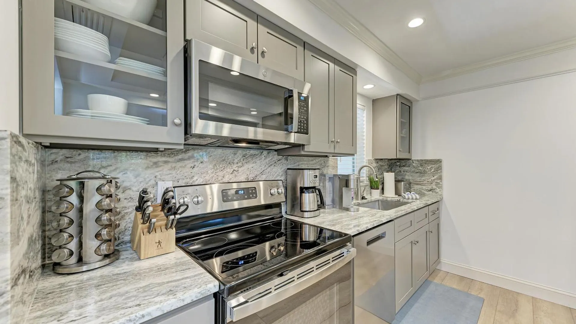 Apartment Sea Grape 7 - Beachfront