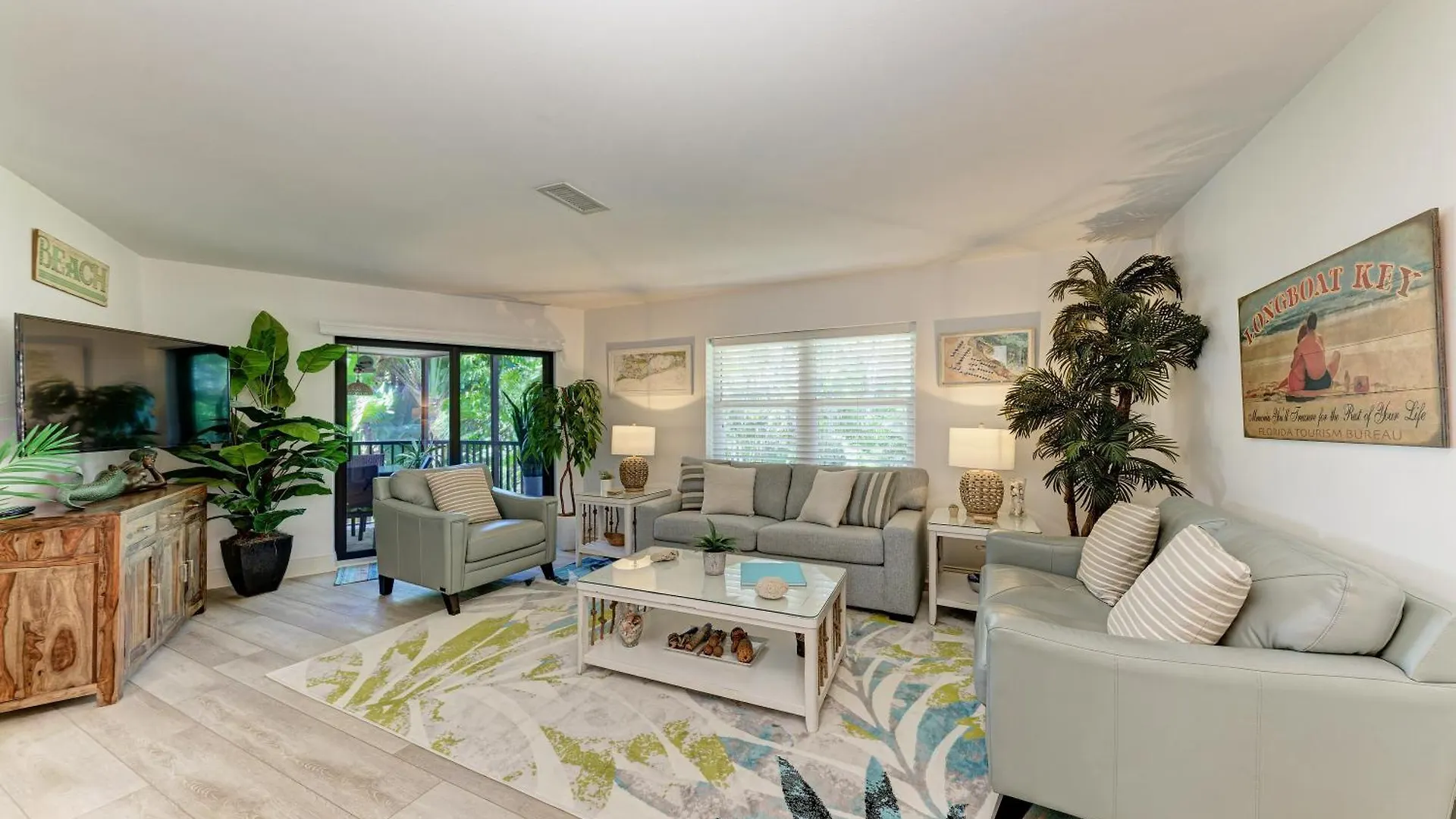 Sea Grape 7 - Beachfront Apartment *