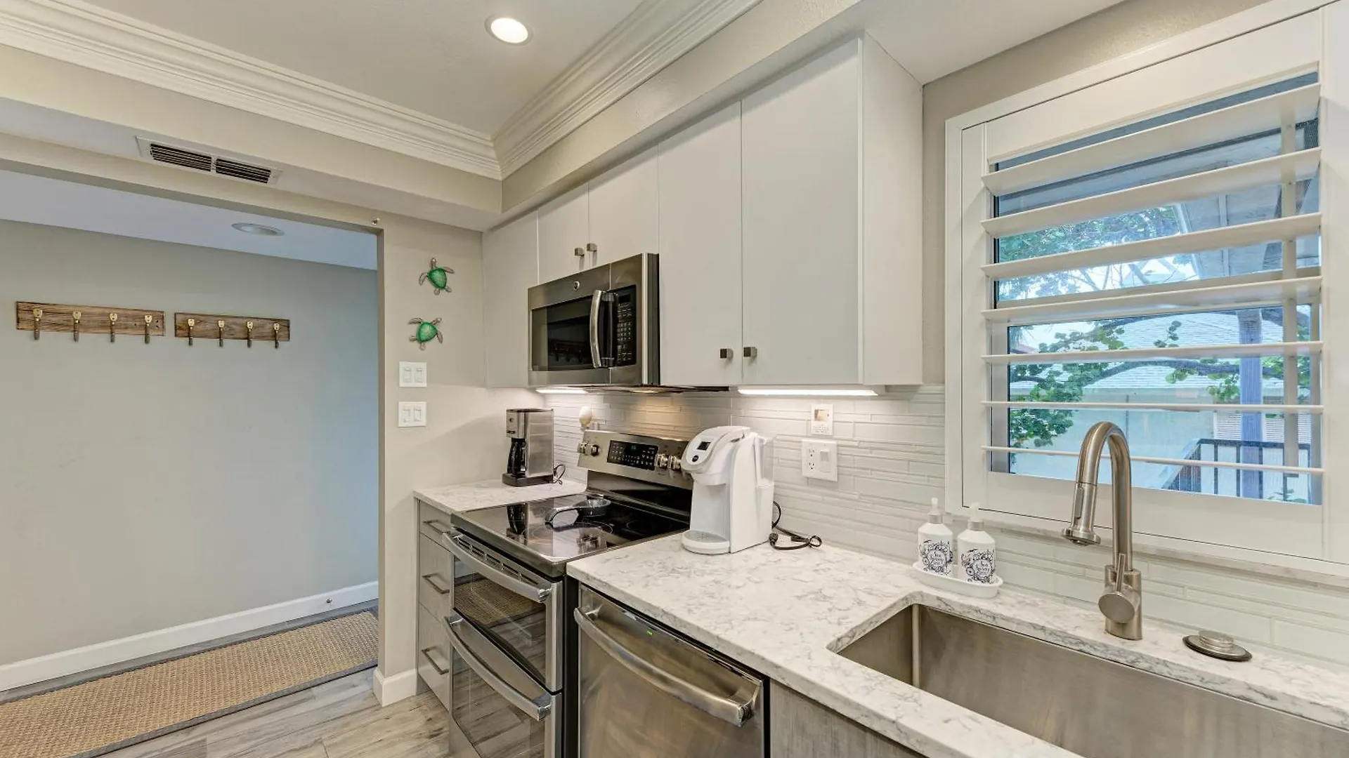 Sea Grape 6- Beachfront Longboat Key