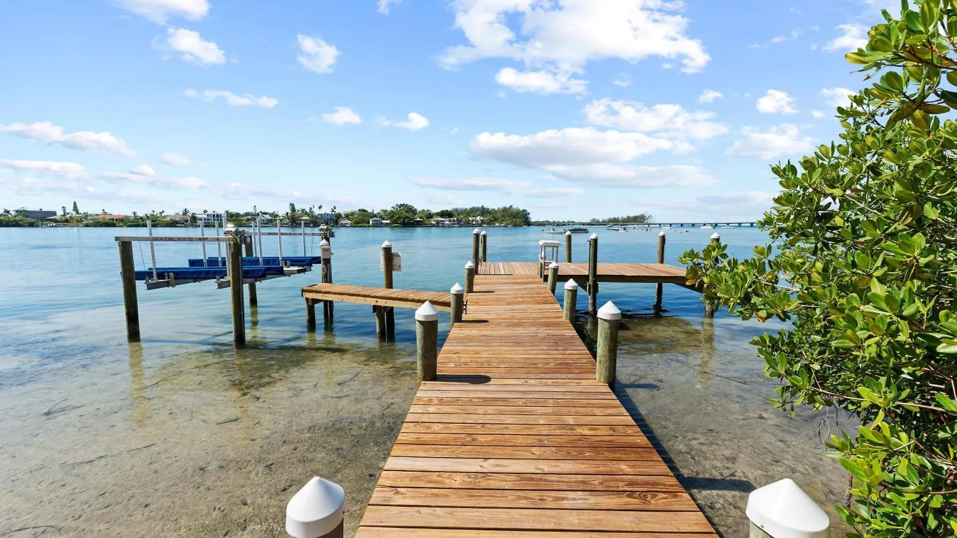 Moku Longboat Key