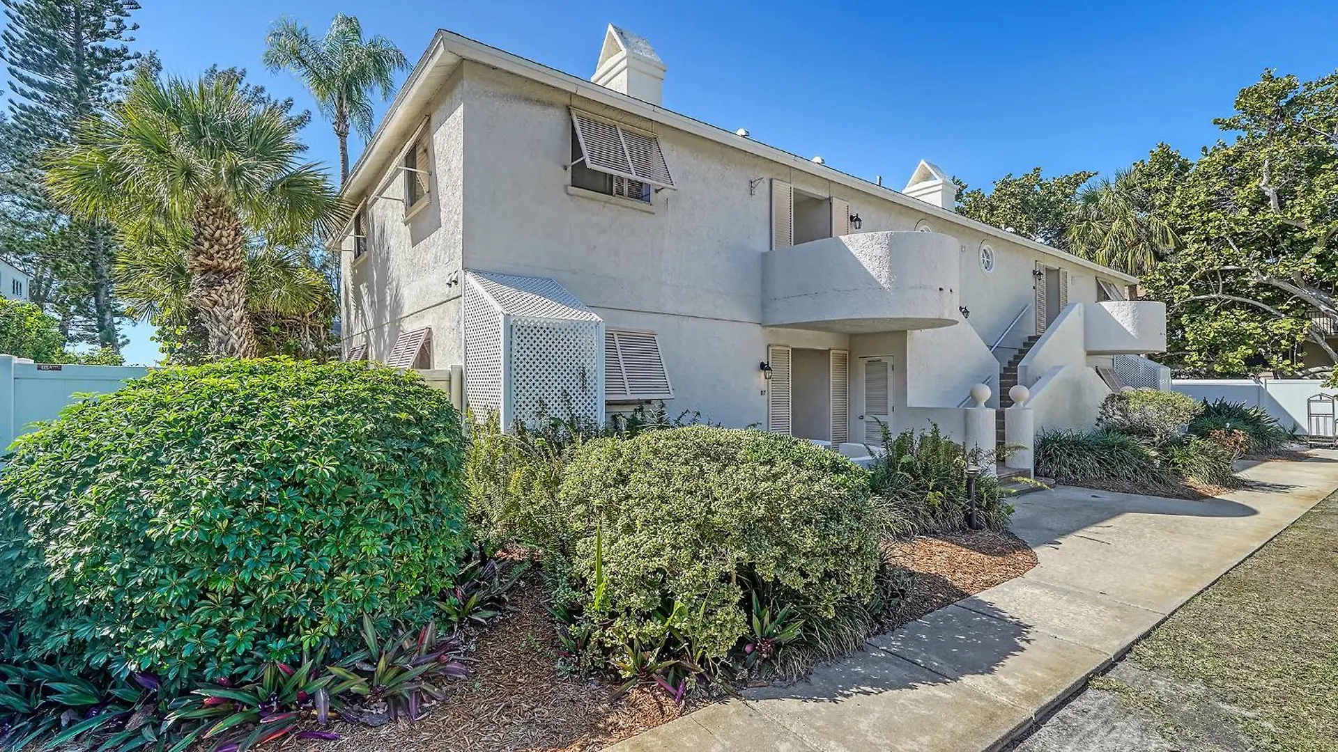 White Sands Of Longboat Apartment
