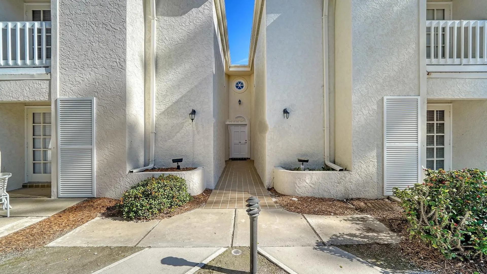 White Sands Of Longboat Apartment *