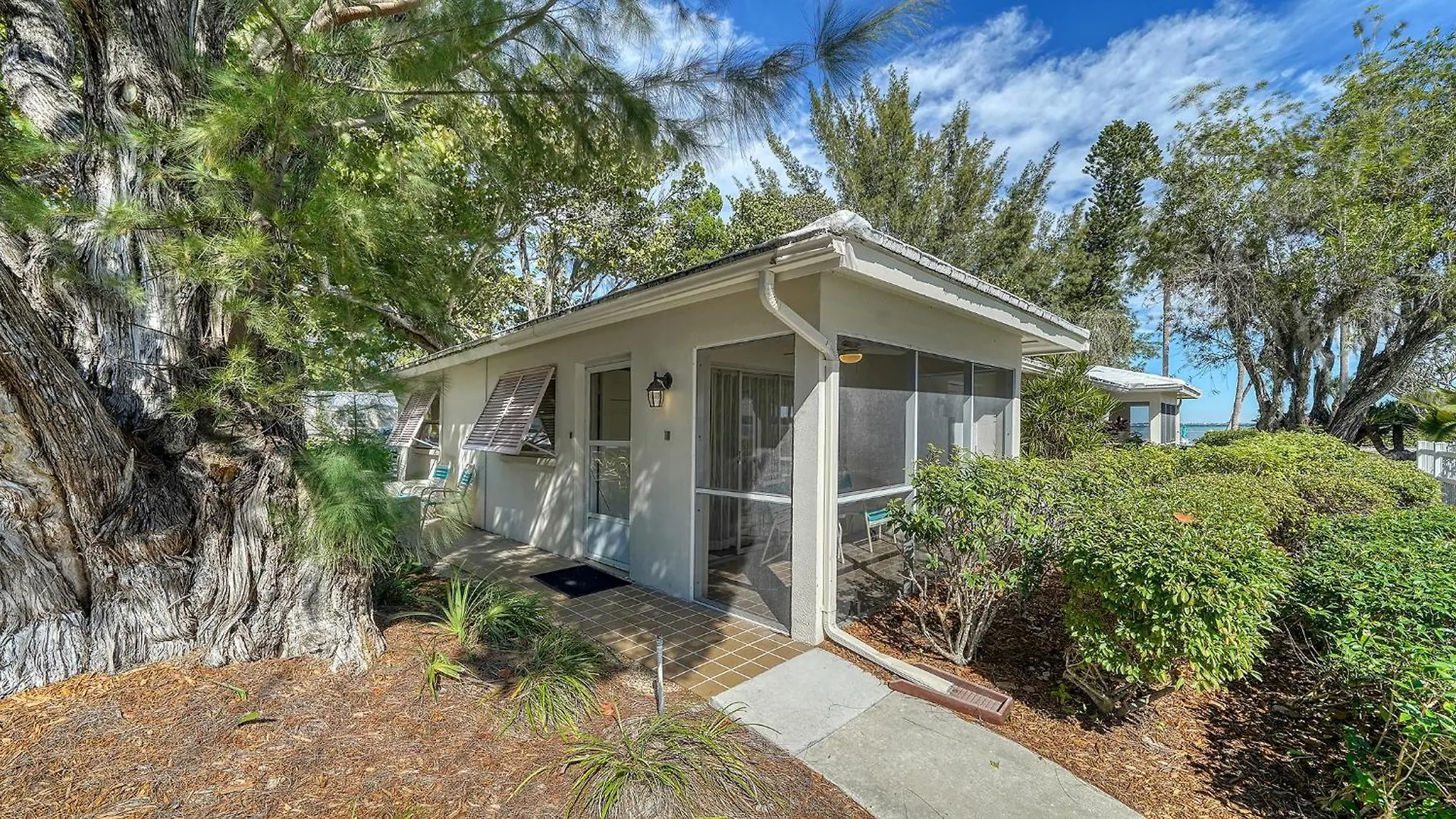 White Sands Of Longboat Apartment