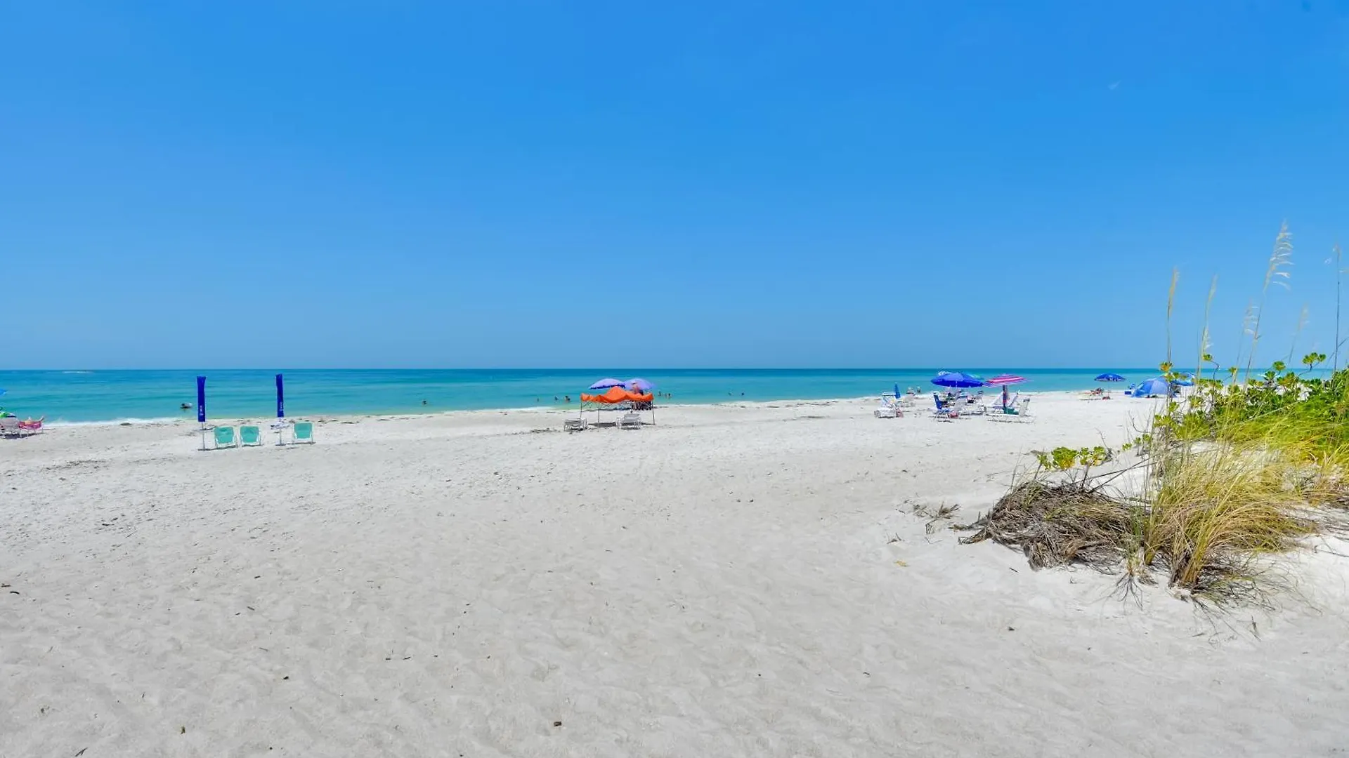 Gulf Getaway With Porch And Direct Access! Longboat Key