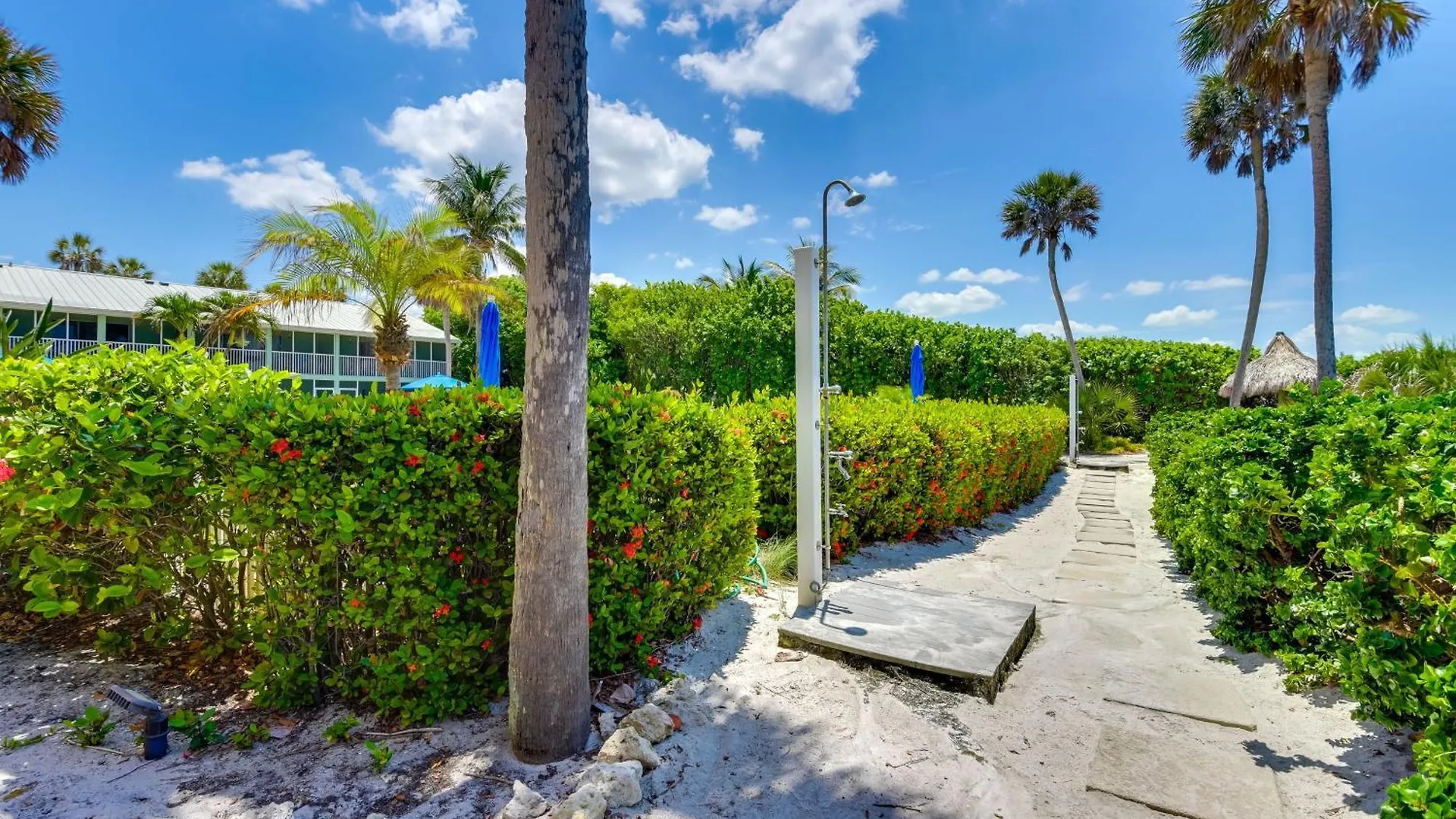 Gulf Getaway With Porch And Direct Access! Apartment *