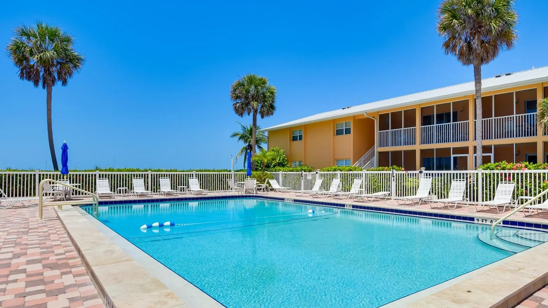 Sunlit Escape With Private Apartment Longboat Key