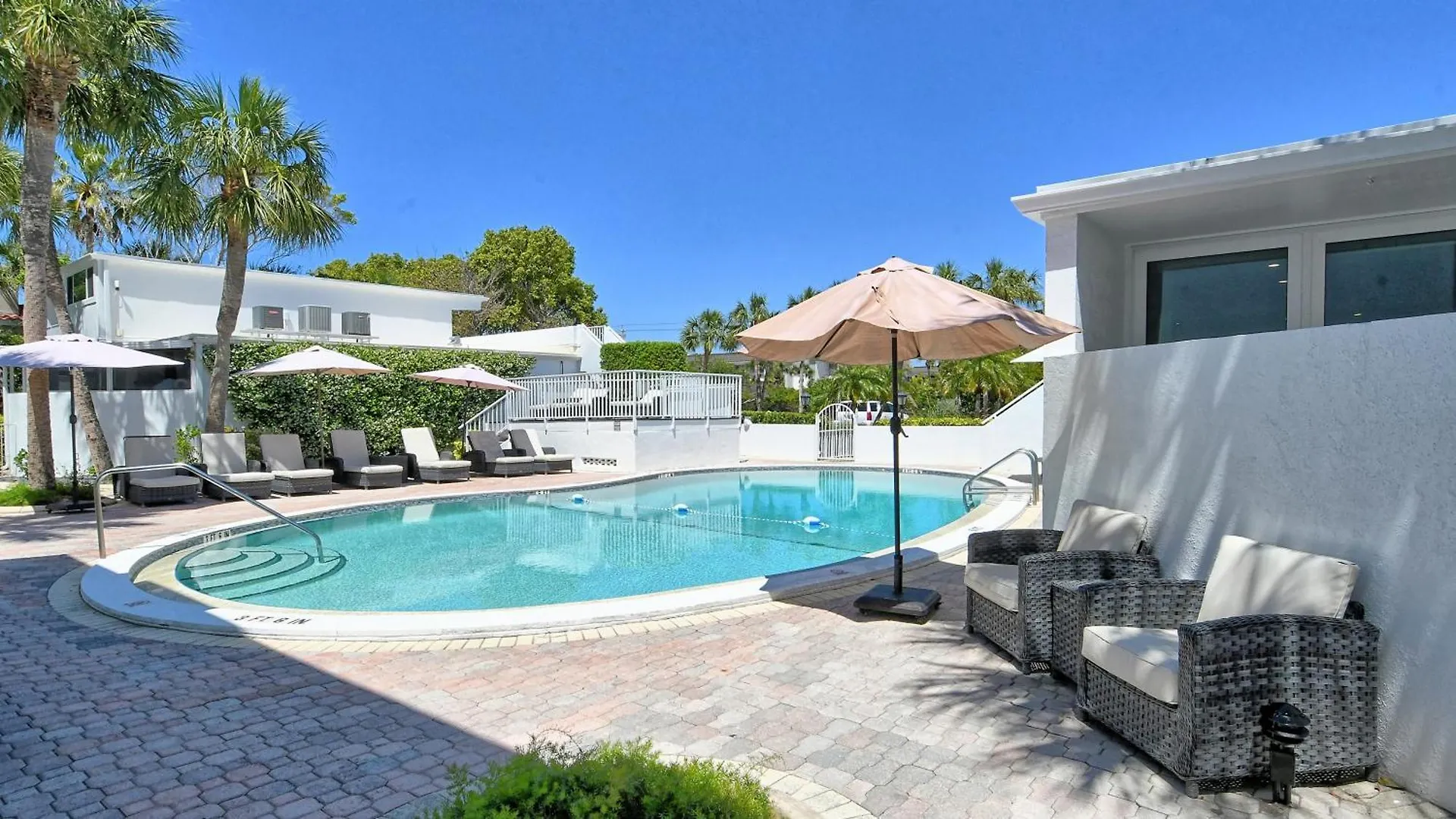 Laplaya 102e-tropical Garden View Near The Pool!