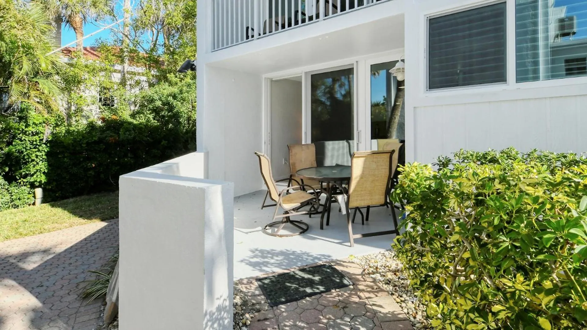 Laplaya 104e Perfectly Located Near The Path To The Just Steps From The Pool * Longboat Key