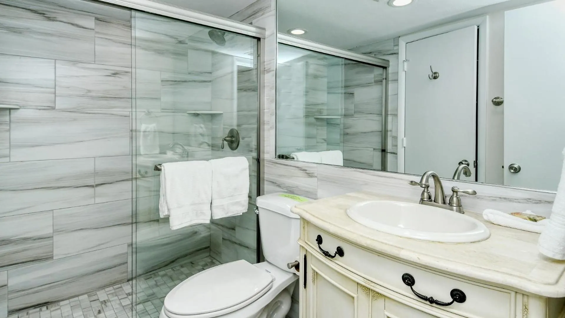 Apartment Laplaya 104e Perfectly Located Near The Path To The Just Steps From The Pool Longboat Key