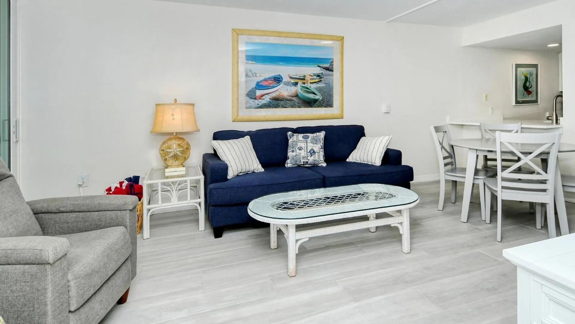 Laplaya 104e Perfectly Located Near The Path To The Just Steps From The Pool *