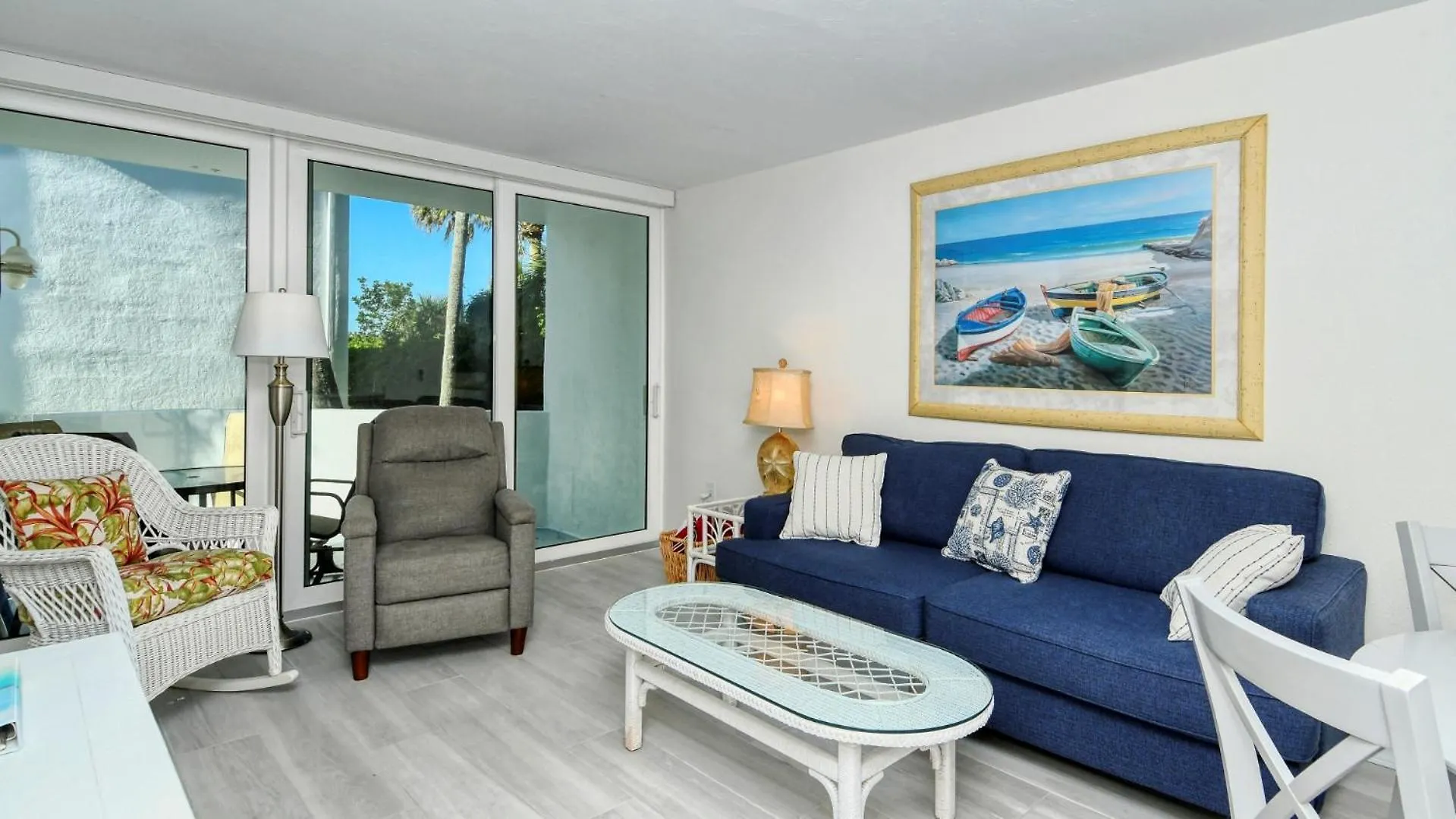Laplaya 104e Perfectly Located Near The Path To The Just Steps From The Pool