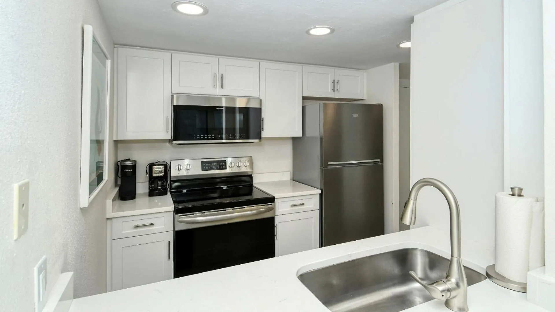Laplaya 104e Perfectly Located Near The Path To The Just Steps From The Pool Apartment *