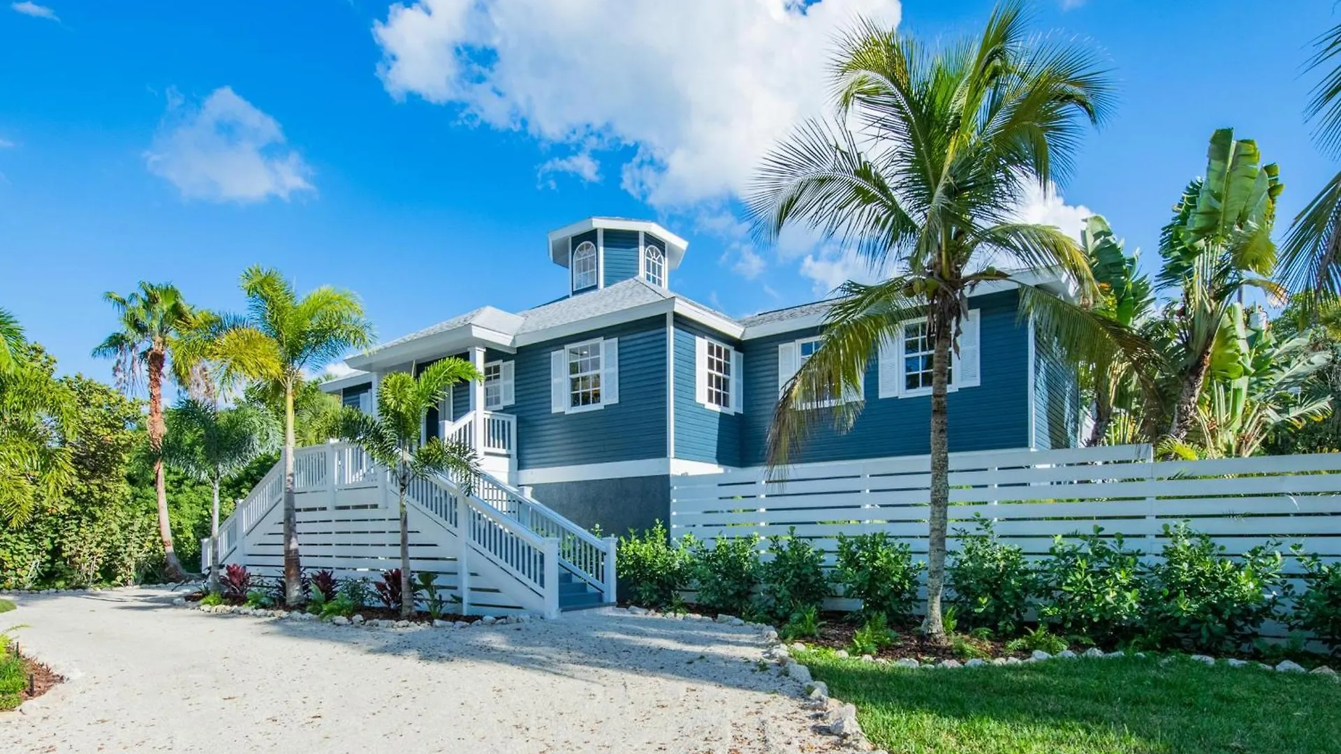 Casa Azul Compound Holiday home *