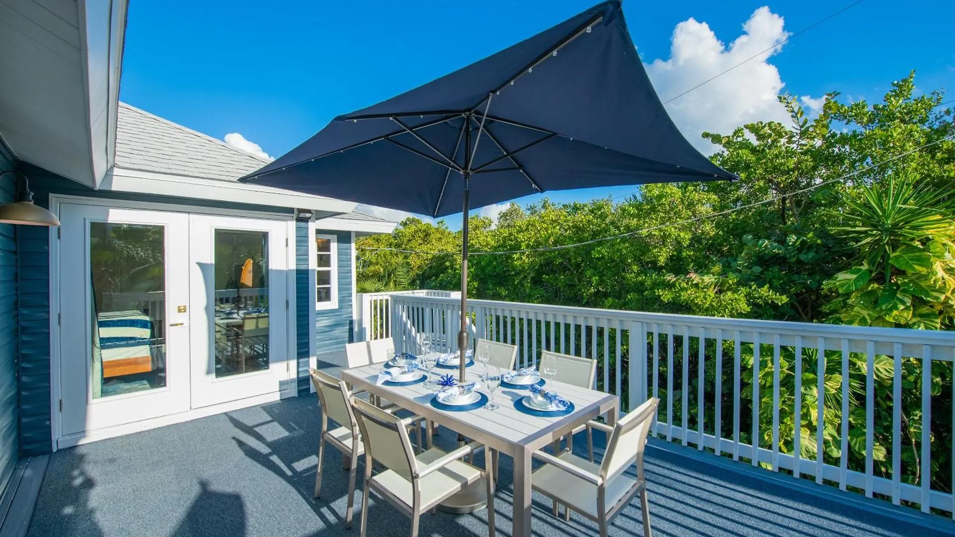 Casa Azul Compound *