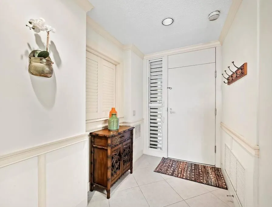 Waterfront, Spa/pool, Private Paradise On Lbk!