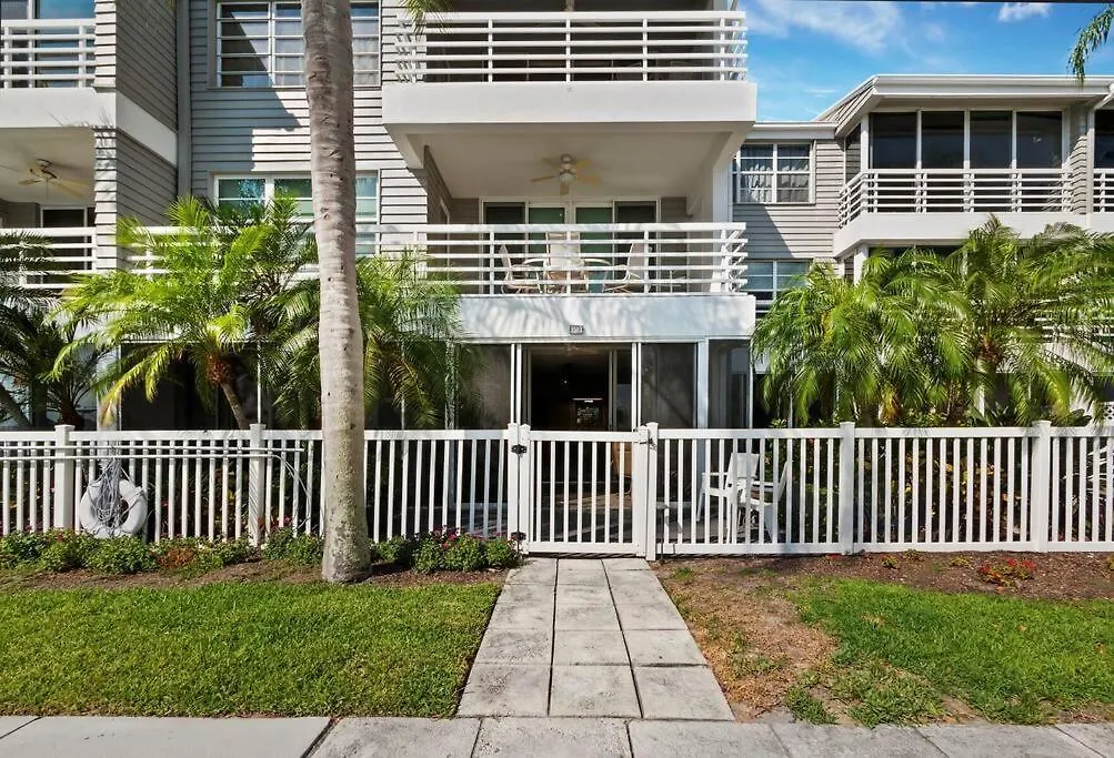Apartment Waterfront, Spa/pool, Private Paradise On Lbk! *