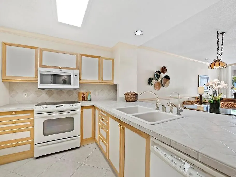 Waterfront, Spa/pool, Private Paradise On Lbk!