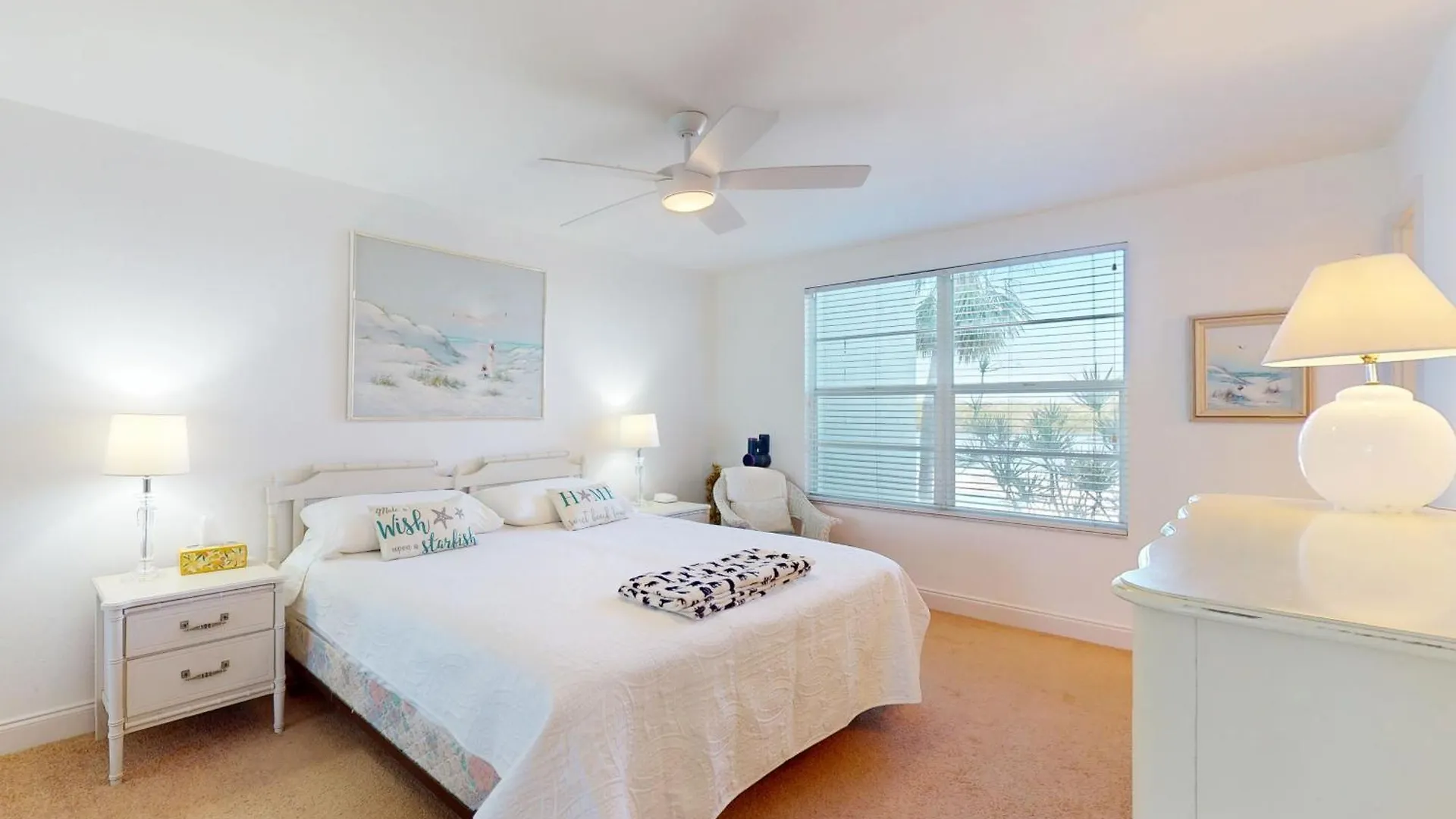 Another Day In Paradise Apartment