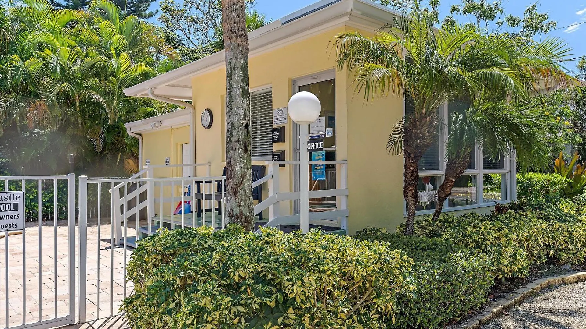 Just Beachy Apartment *