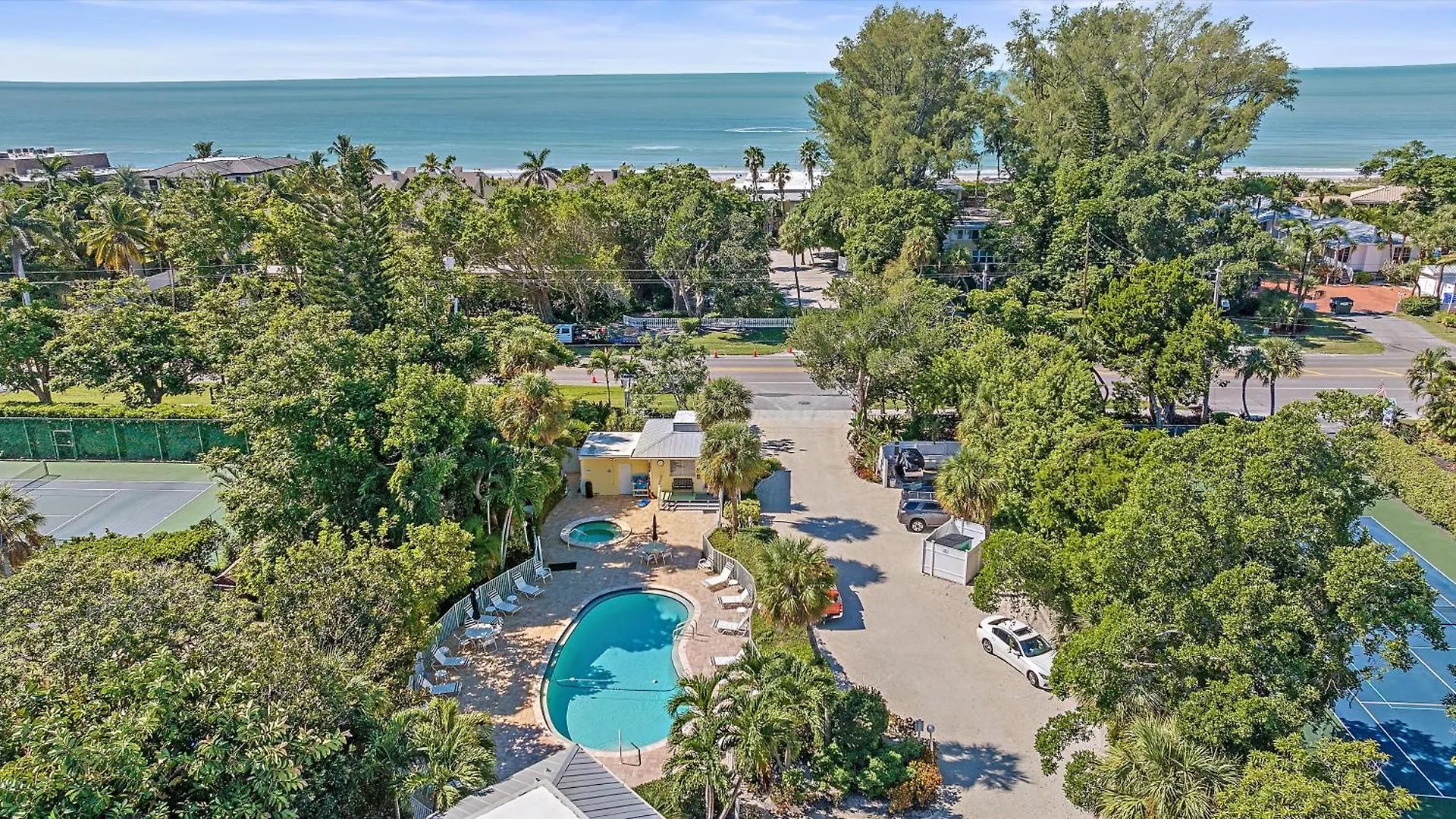 Just Beachy Apartment Longboat Key