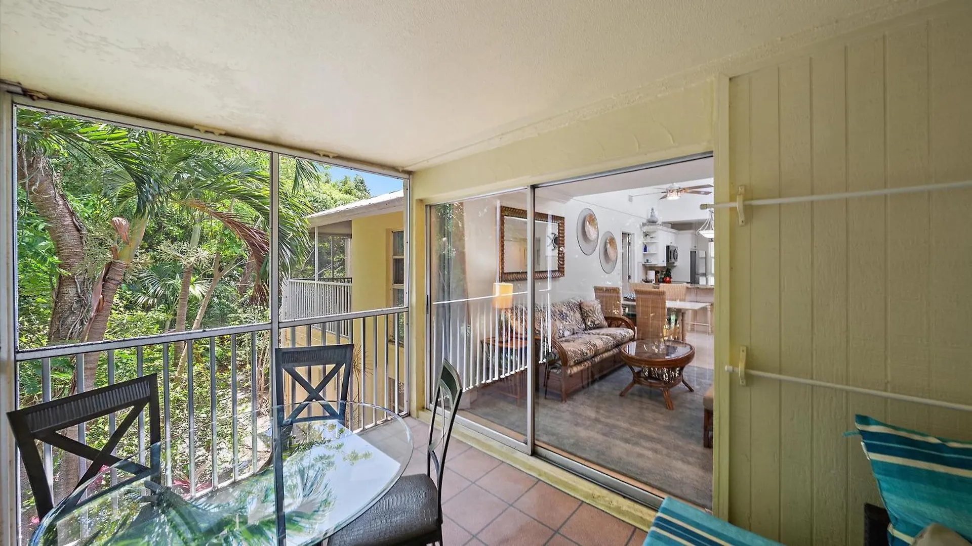 Apartment Just Beachy Longboat Key