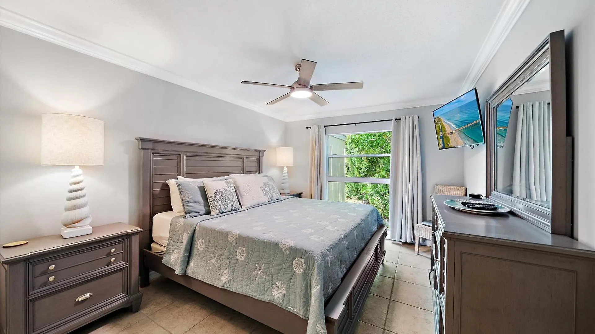 Just Beachy Apartment Longboat Key
