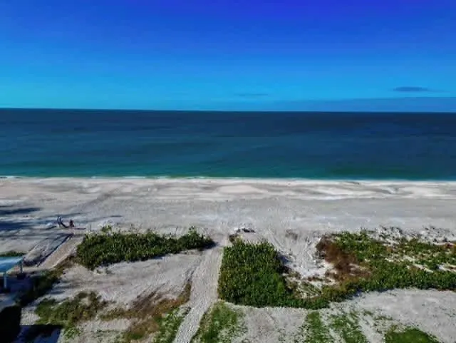 Apartment Luxury Beachfront Retreat On