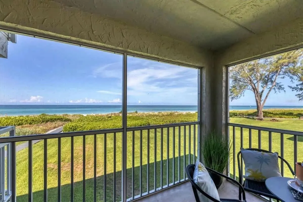 Luxury Beachfront Retreat On Apartment *