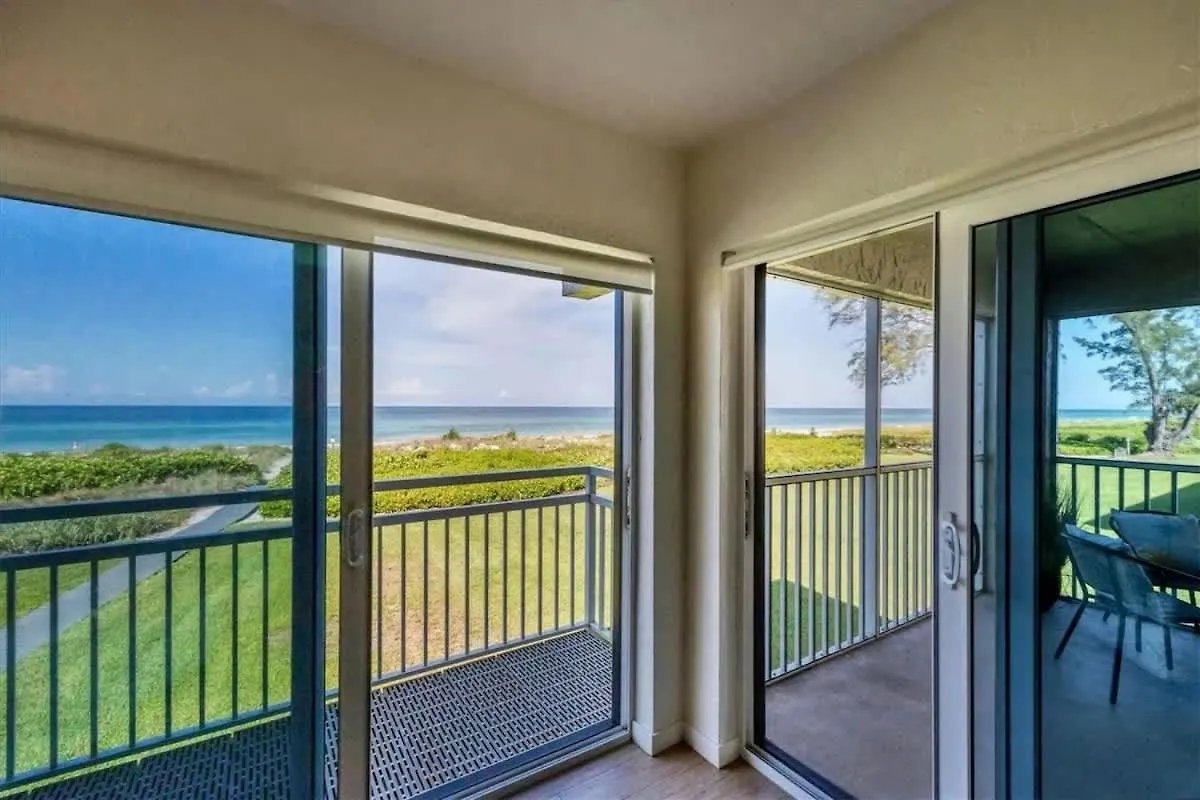 Apartment Luxury Beachfront Retreat On *