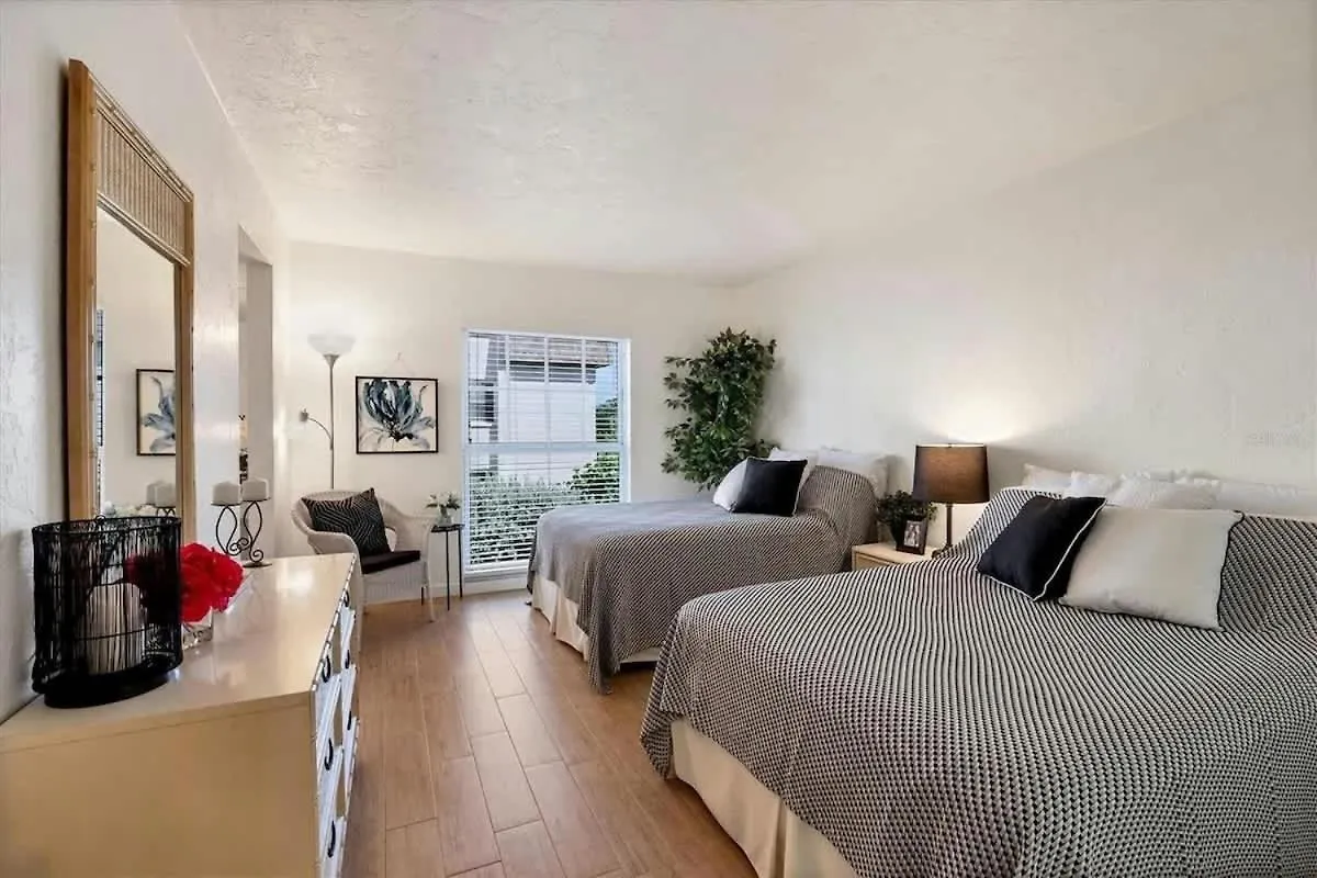 Apartment Luxury Beachfront Retreat On Longboat Key
