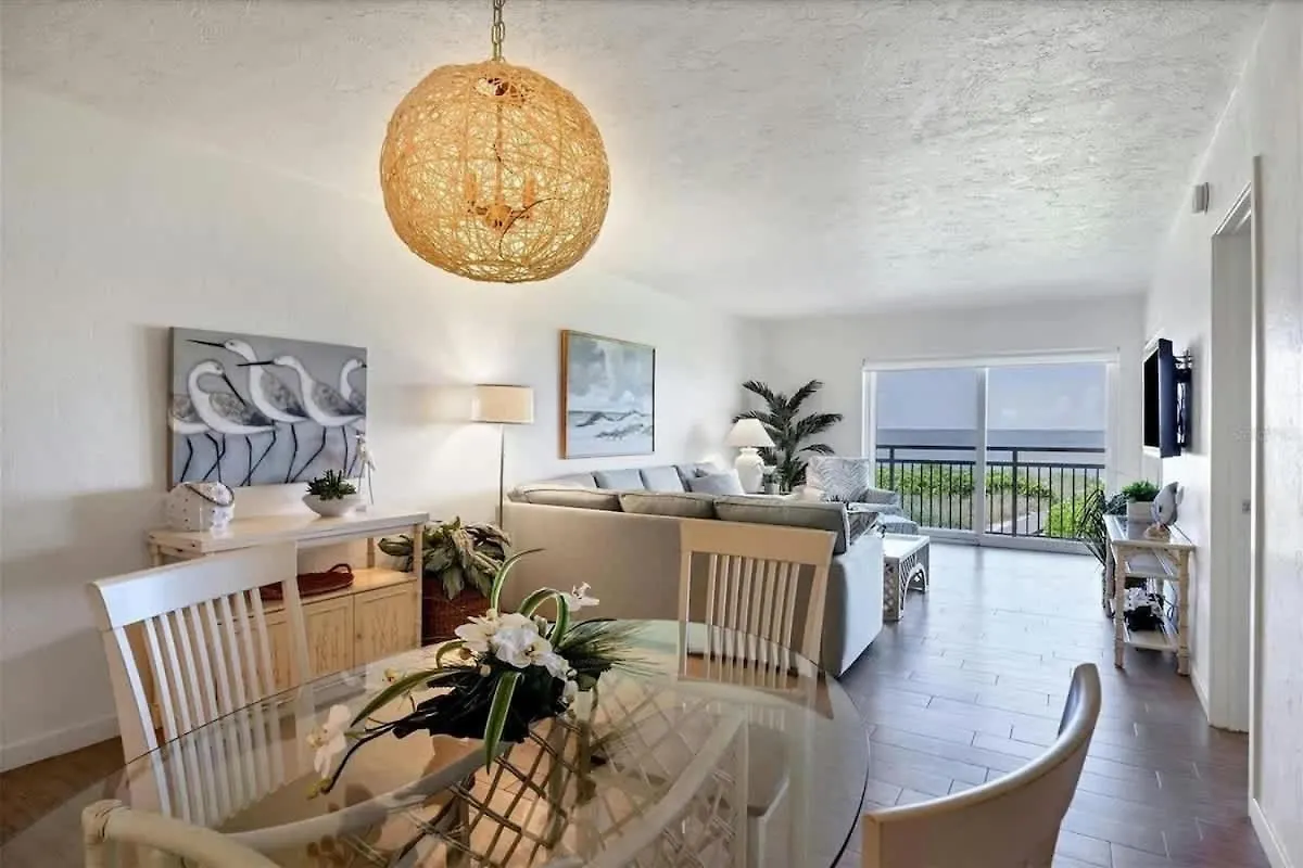 Apartment Luxury Beachfront Retreat On