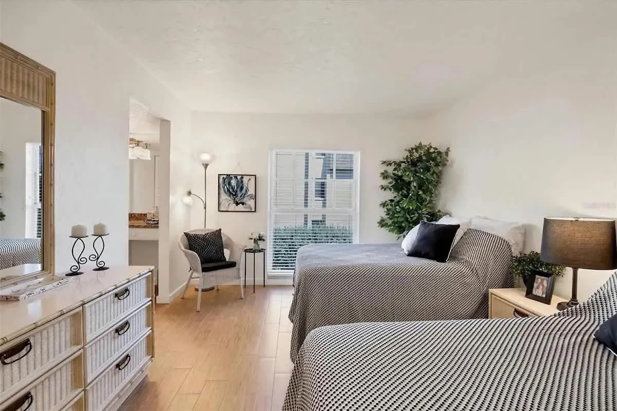 Apartment Luxury Beachfront Retreat On *