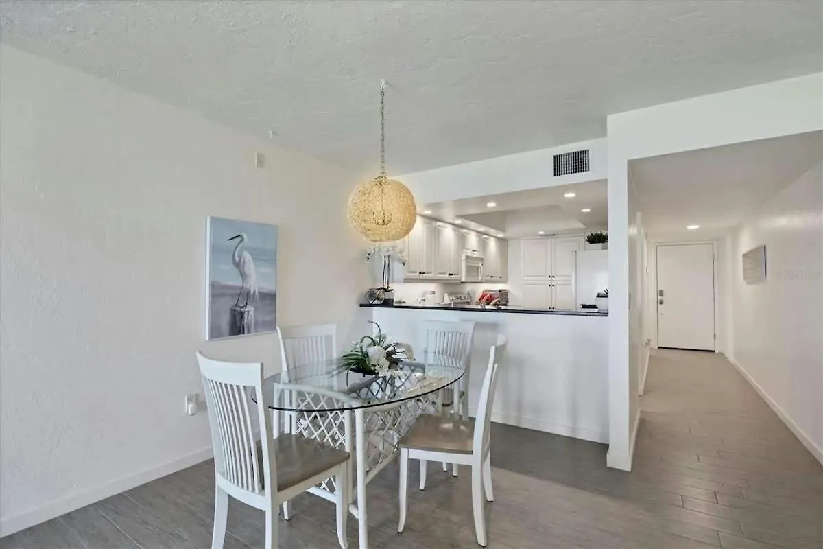 Apartment Luxury Beachfront Retreat On Longboat Key