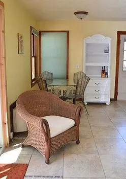 Rolling Waves Beach Cottages 3*