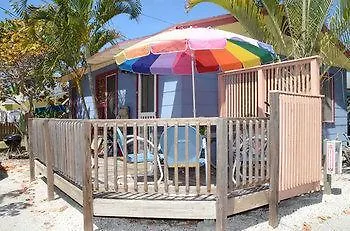 Rolling Waves Beach Cottages 酒店