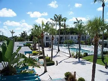 Sea Club I By Rva