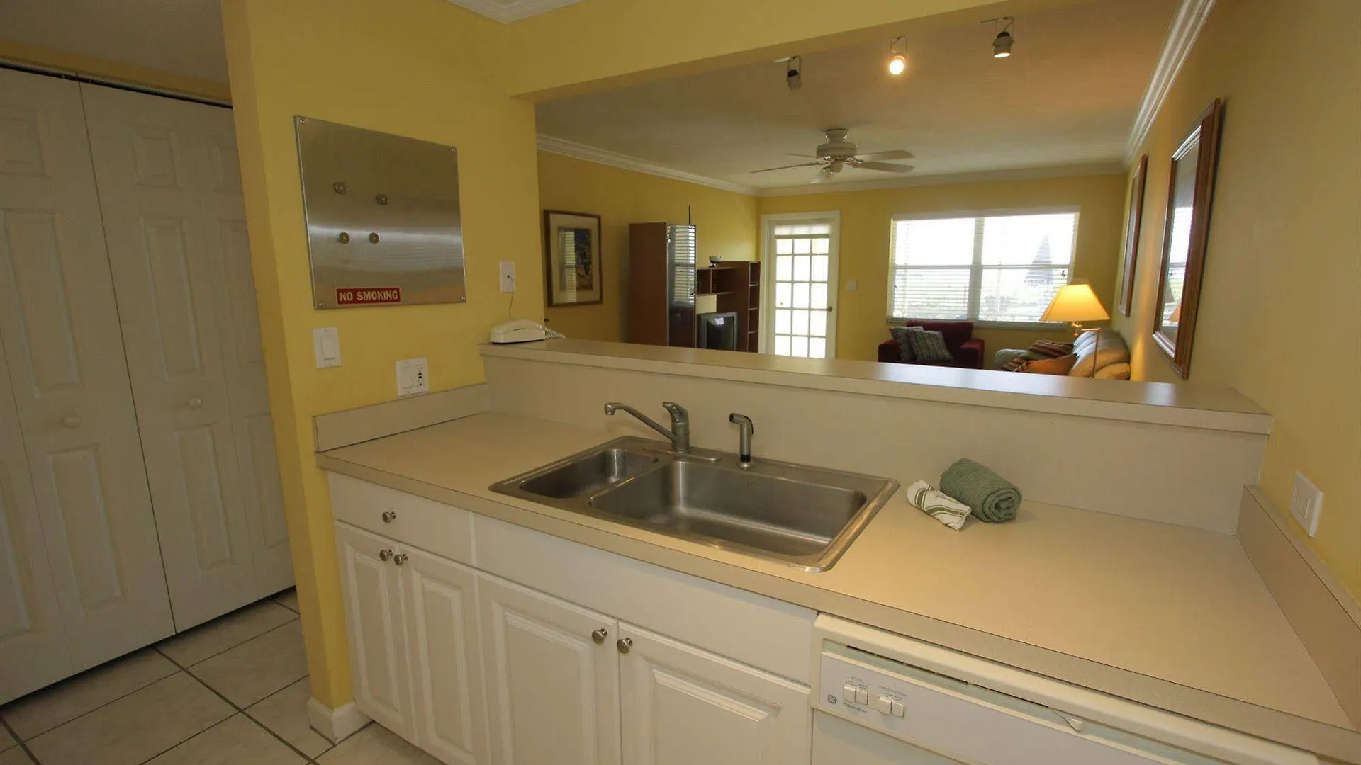 Outrigger By Rva Apartment