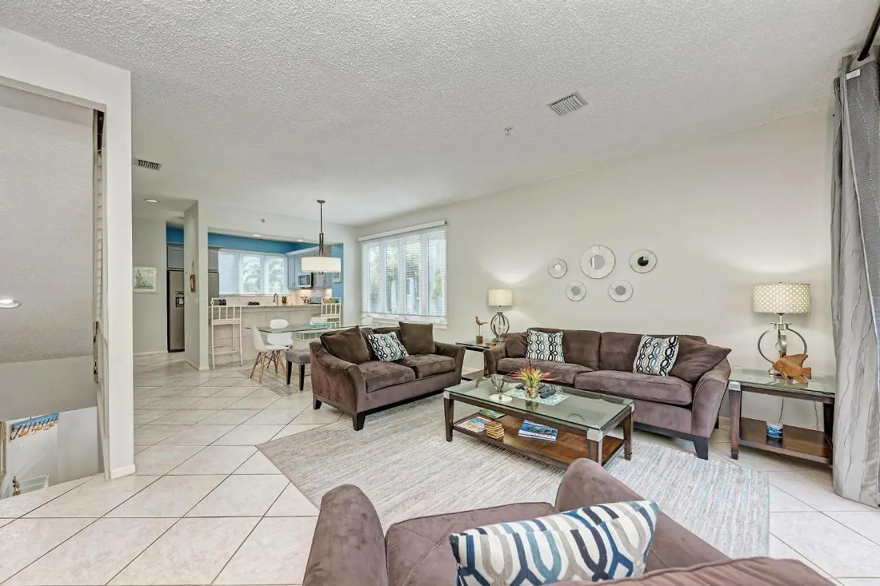 Cedars House-pet Friendly-2 Minute To The Apartment *