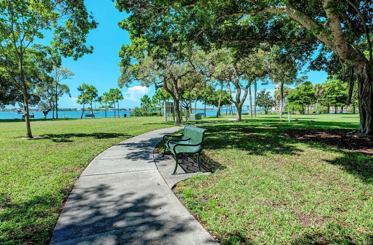 Cedars House-pet Friendly-2 Minute To The Apartment *