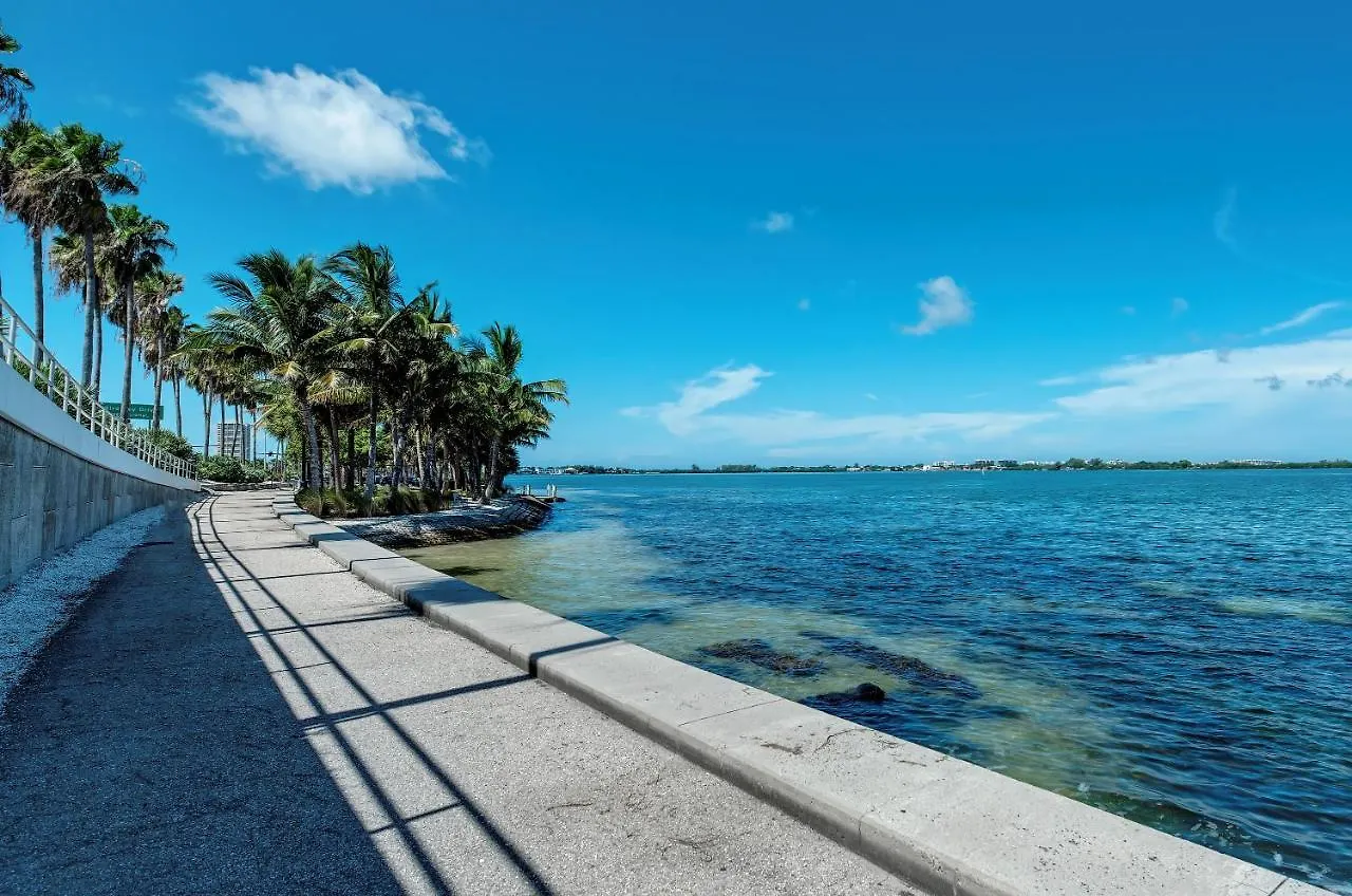 Cedars House-pet Friendly-2 Minute To The * Longboat Key